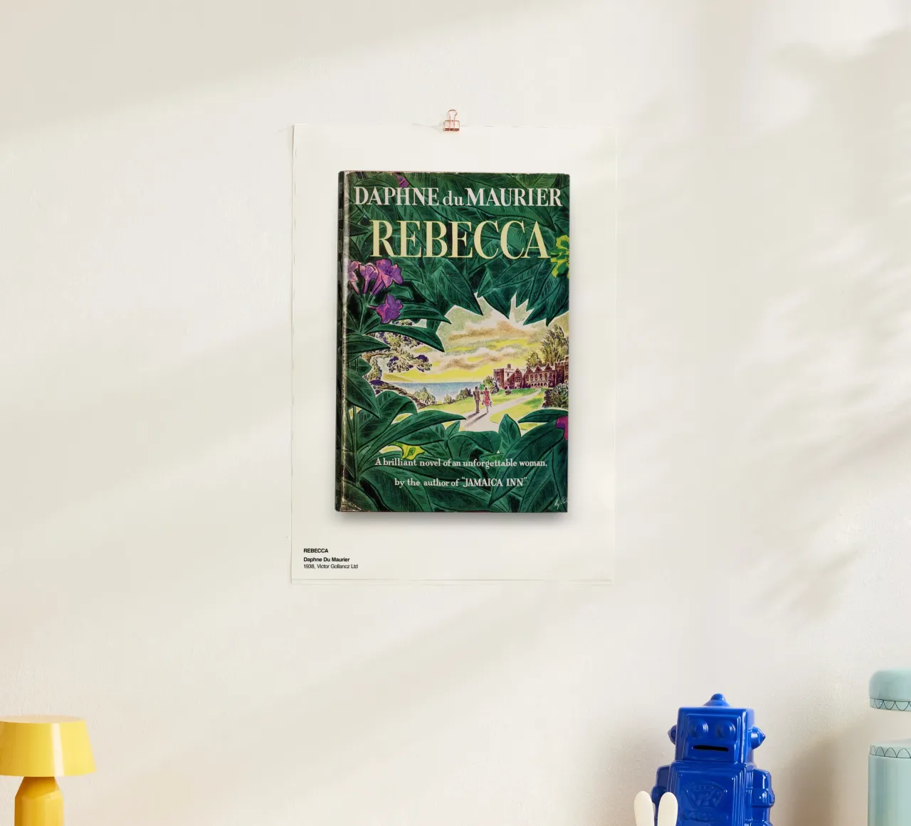 Rebecca di Daphne Du Maurier - Prima edizione con copertina stampata poster da MissLiterarty