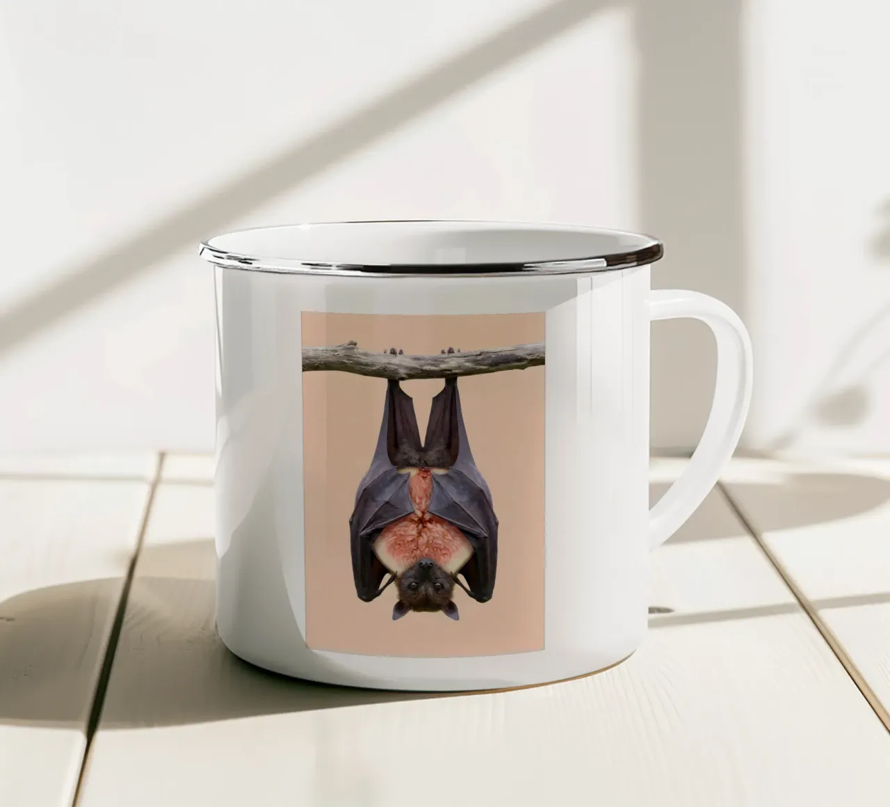 Fig Bat Art - Illustrazione surreale di un ibrido di frutta e animale tazza in smalto da Fruit Fusion Creatures