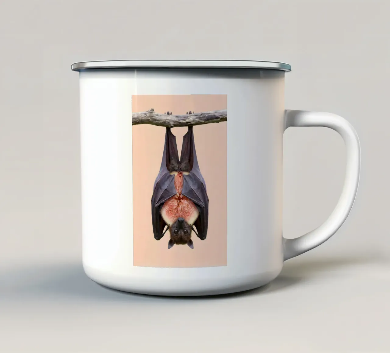 Fig Bat Art - Illustrazione surreale di un ibrido di frutta e animale tazza in smalto da Fruit Fusion Creatures