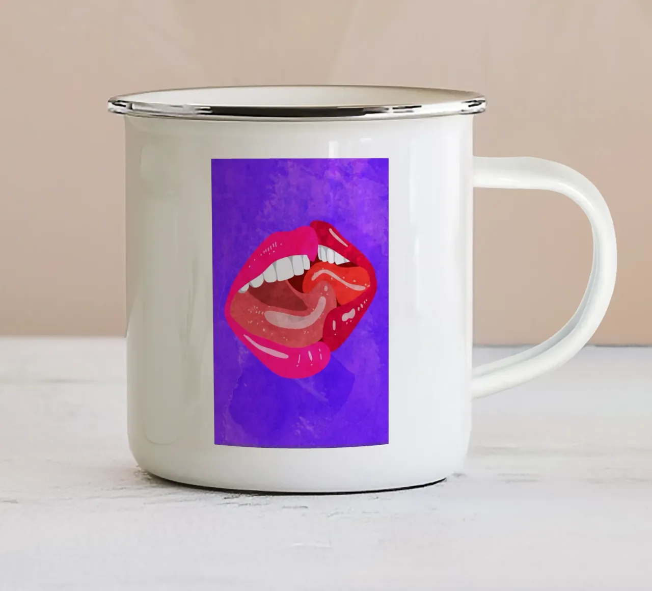 I kissed a gril and I like it tazza in smalto da Illustration Raissa Oltmanns