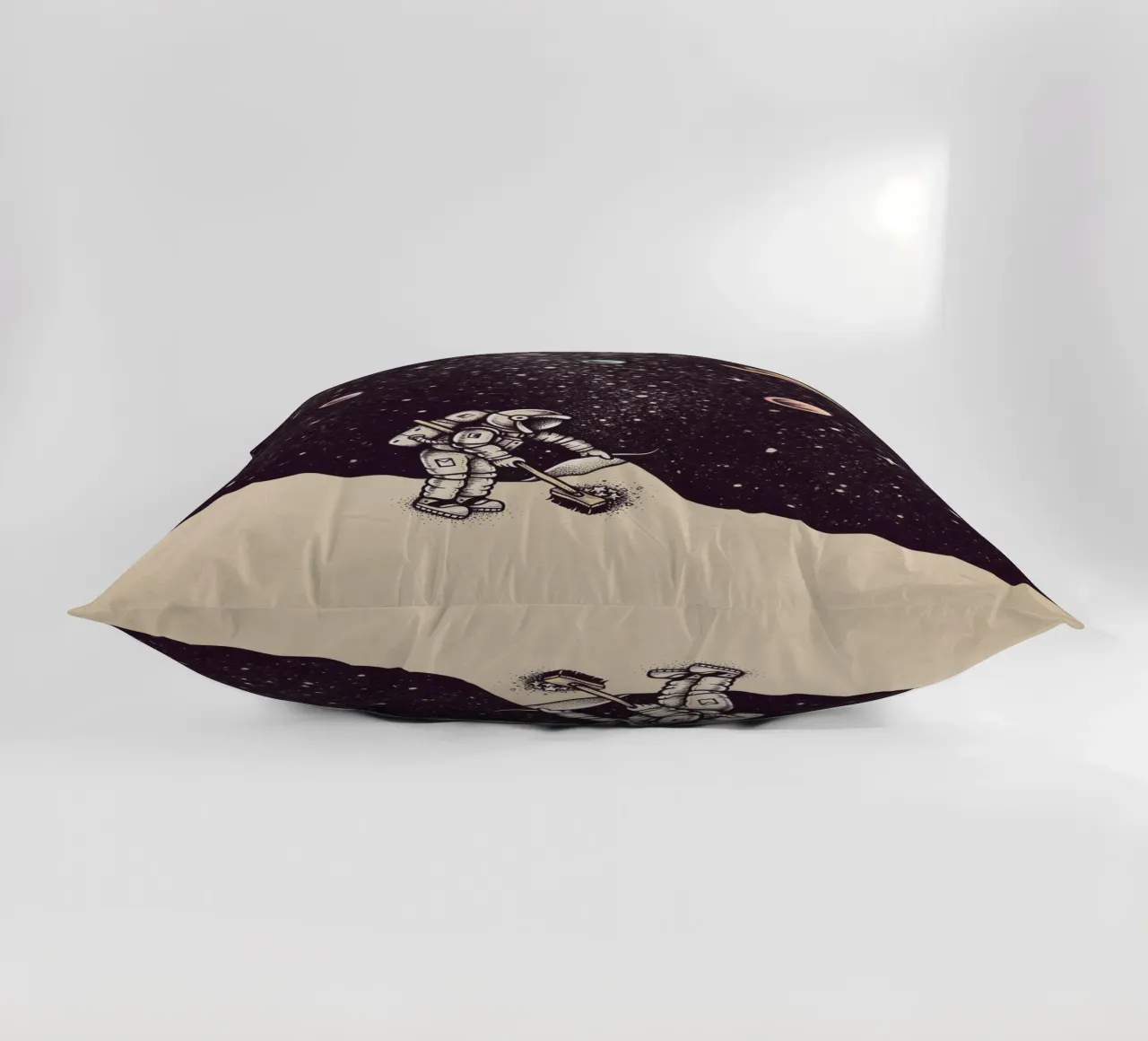 Enkel Dika - Space Dust cuscino da The Artcircle