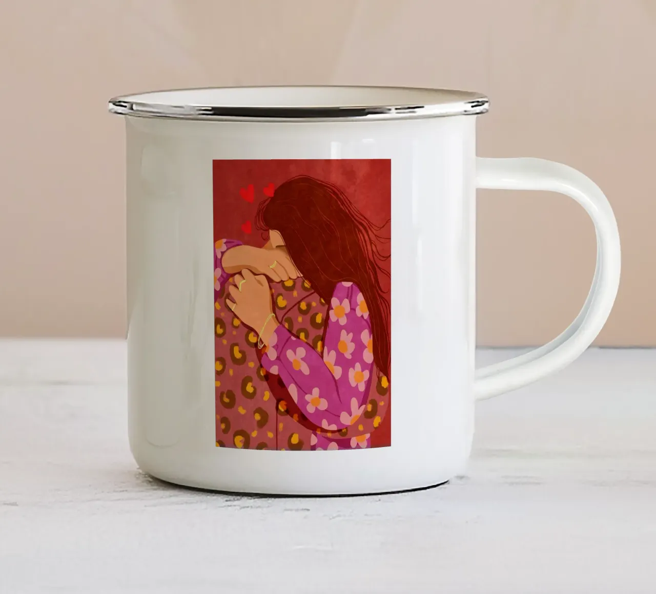 Stringimi forte tazza in smalto da Illustration Raissa Oltmanns