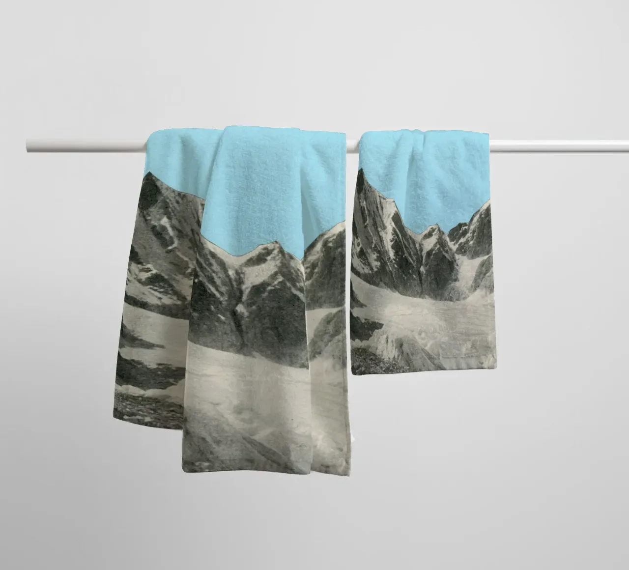 Cieli blu asciugamano da bagno da Cassia Beck Collage