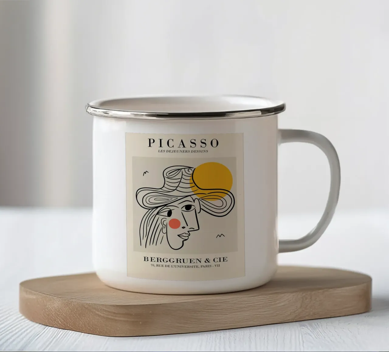 donna con bombetta tazza in smalto da SOLKIN STORE