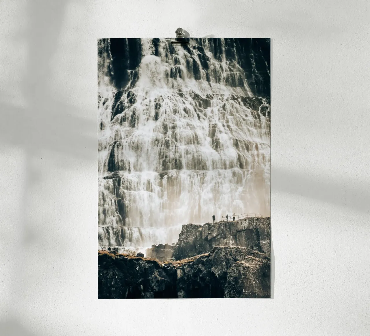 WasserWand - Island Poster mit Holzrahmen von stine wiemann