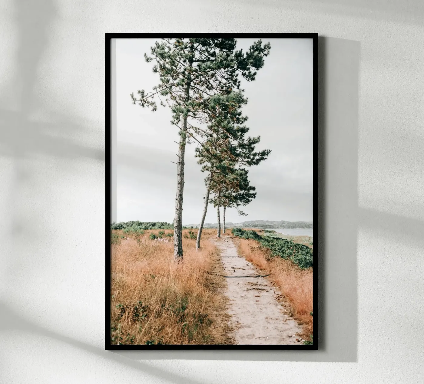 KüstenStreifen - Dänemark Poster mit Holzrahmen von stine wiemann