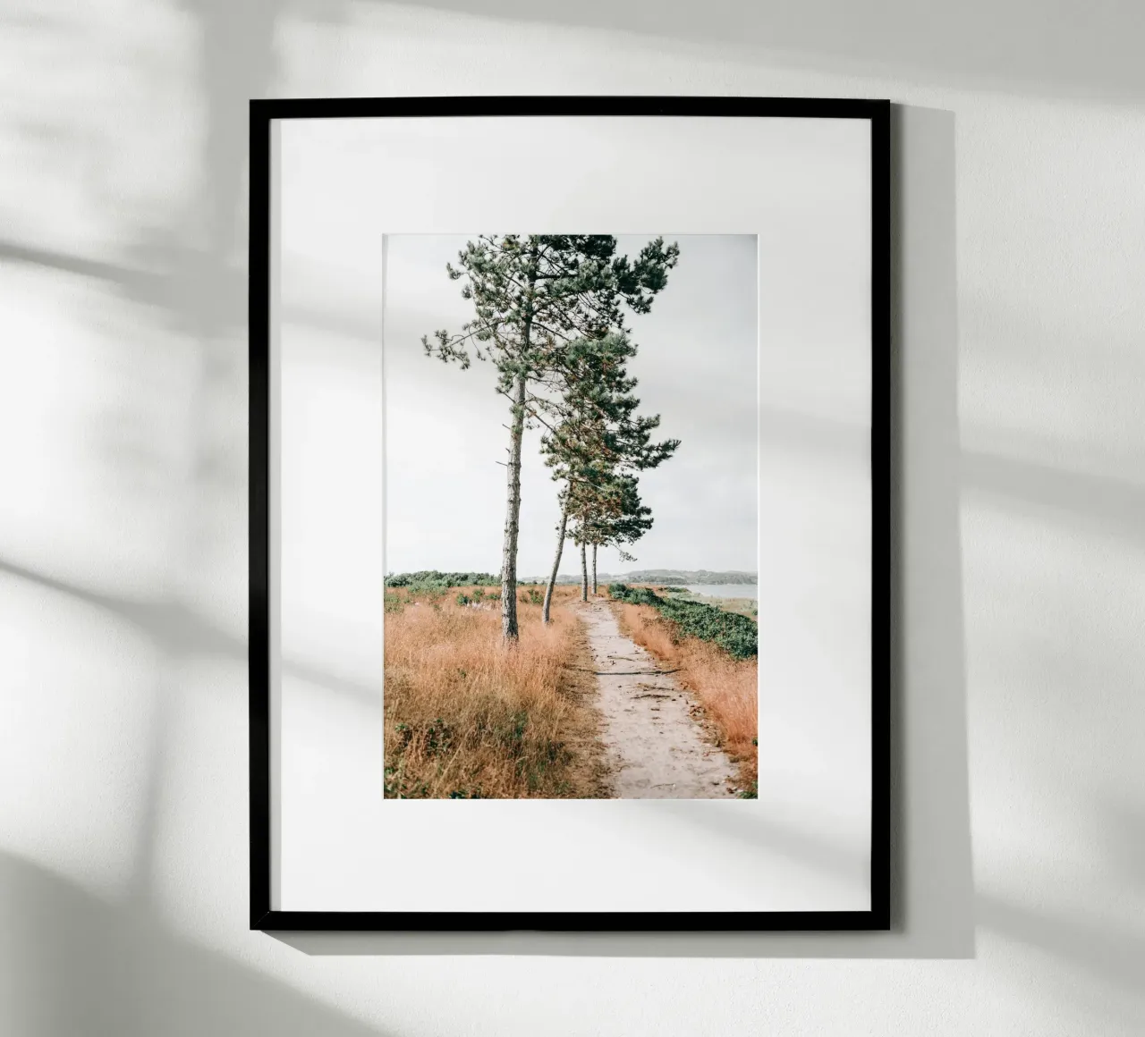 KüstenStreifen - Dänemark Poster mit Holzrahmen von stine wiemann