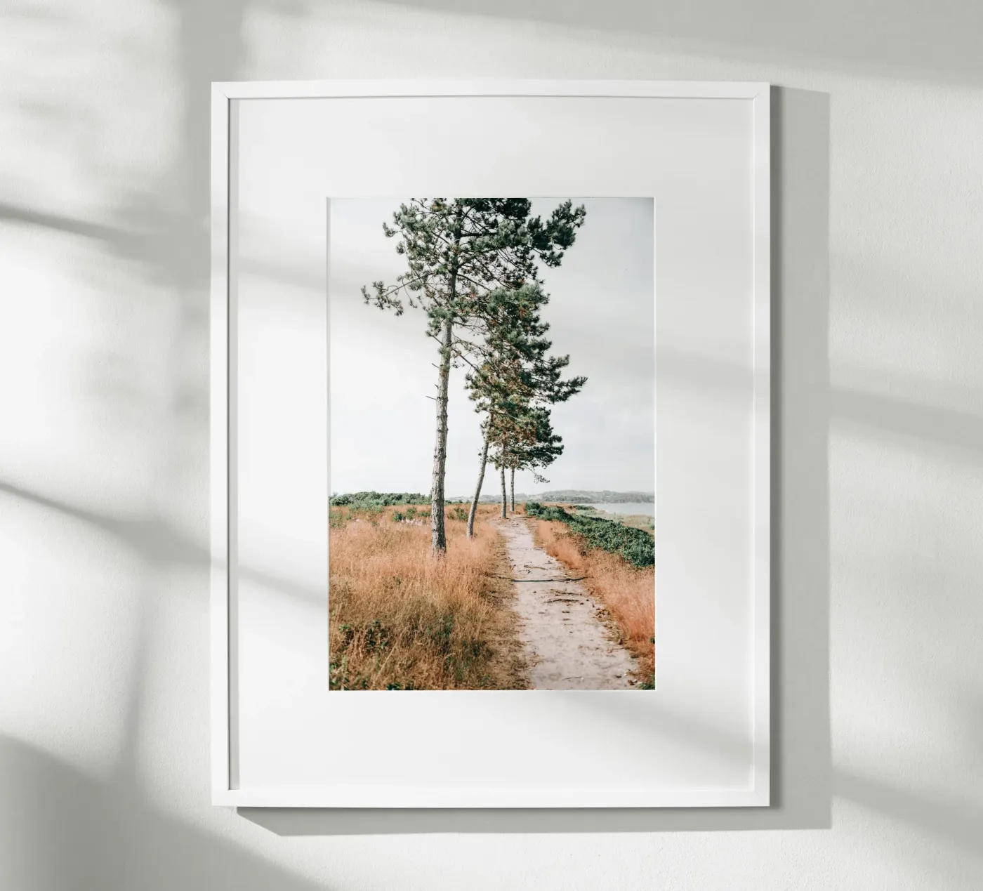 KüstenStreifen - Dänemark Poster mit Holzrahmen von stine wiemann