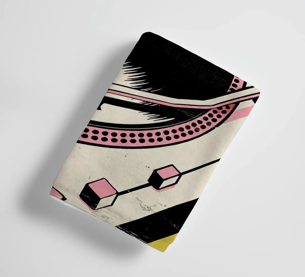 Giradischi retrò in stile pop art colorato asciugamano da bagno da Plain Thoughts