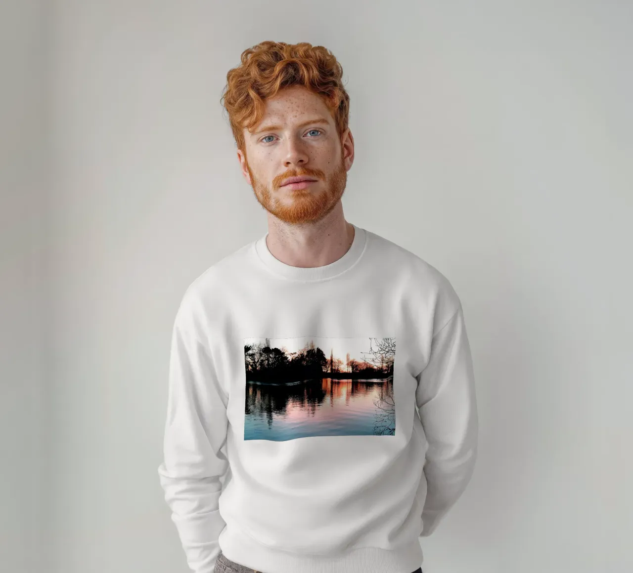 ONGELOOFLIJK LICHT. sweatshirt van THIERRY VOBMANN.MY BEST PHOTOS.