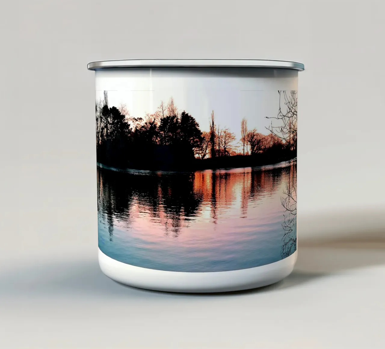 LUCE INCREDIBILE. tazza in smalto da THIERRY VOBMANN.MY BEST PHOTOS.