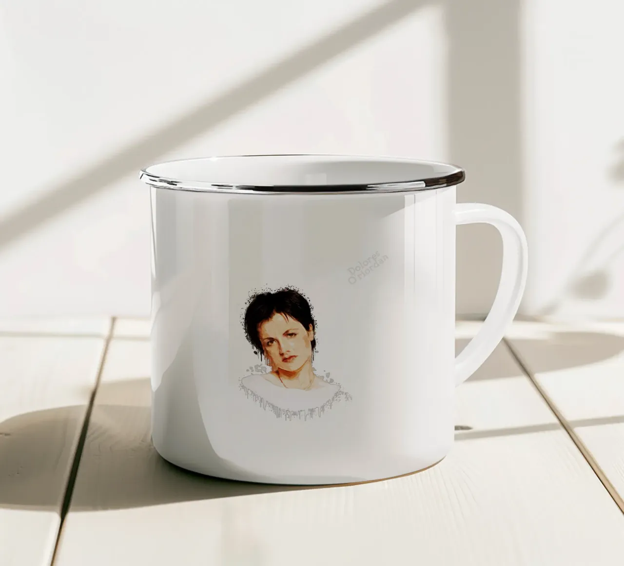 Dolores tazza in smalto da Gunawan Rb