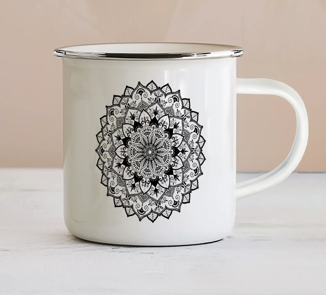 Mandala, disegnato a mano, nero tazza in smalto da CalliLetters