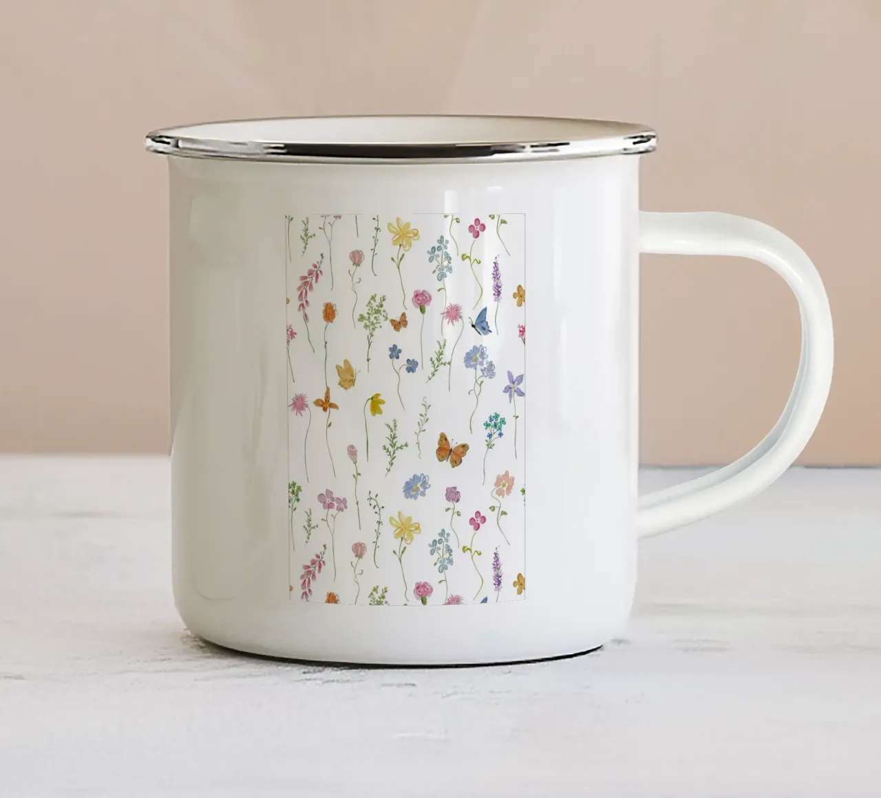 Modello di fiori selvatici acquerellati tazza in smalto da Flower Paradise