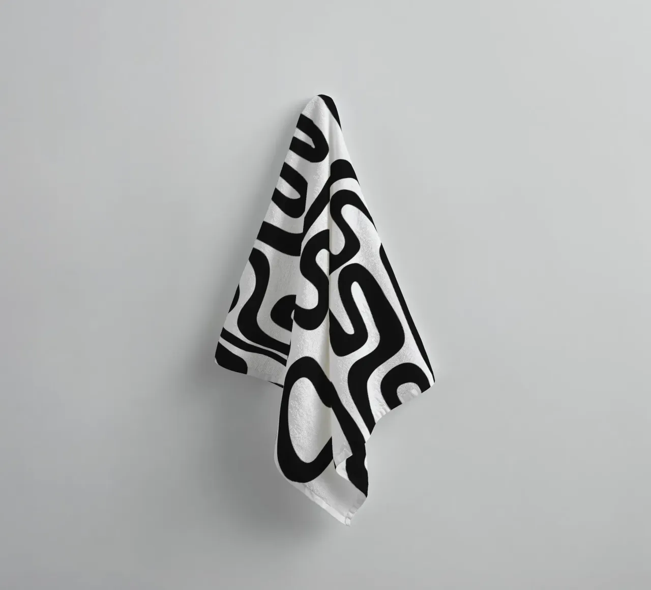 Looped Lines - Abstrakt Minimal Schwarz Weiß Handtuch von Petra Lang - Design