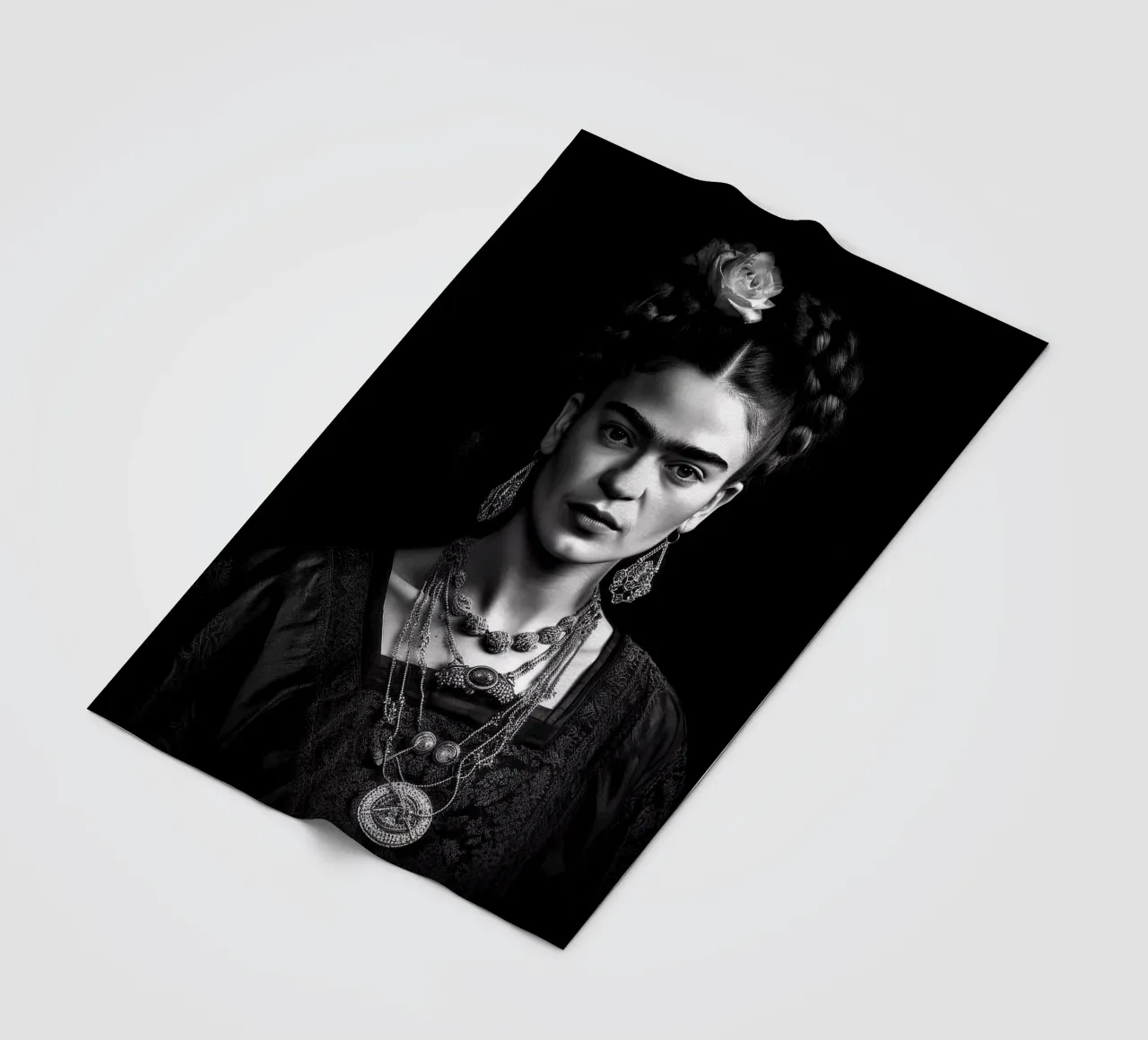 Frida Kahlo "Resilience Redefined" coperta in pile da Fantasias Florales