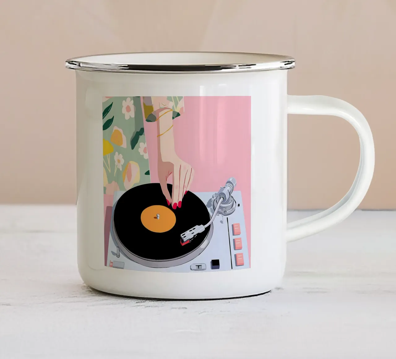 Vinyl Vibes tazza in smalto da Vibrant Berry Studio