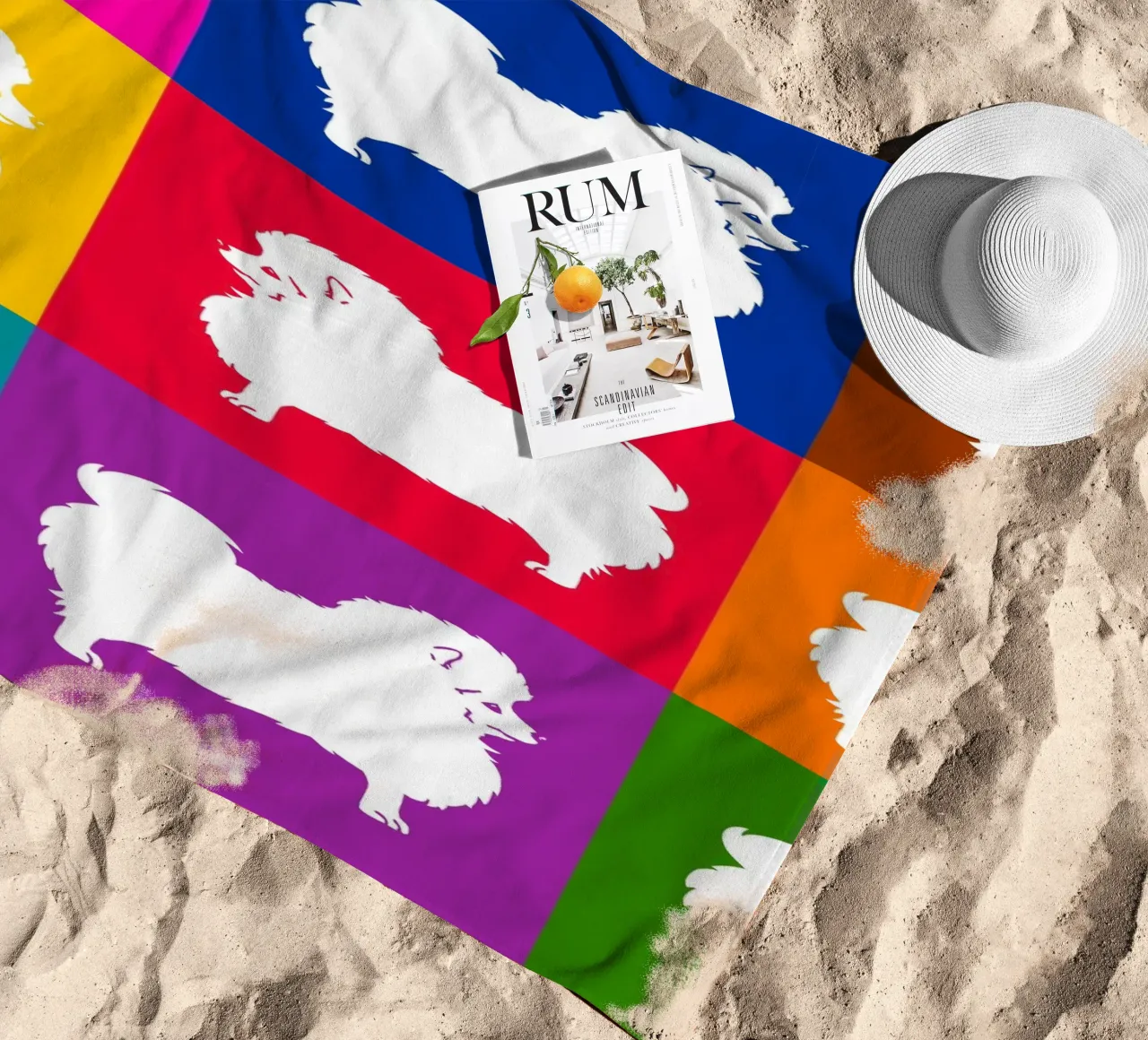 Spitz in piedi telo mare da Pop dogs