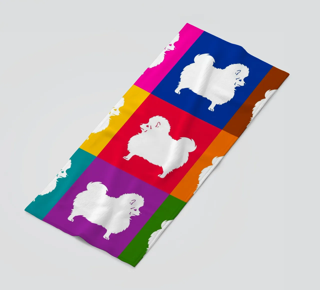 Spitz in piedi telo mare da Pop dogs