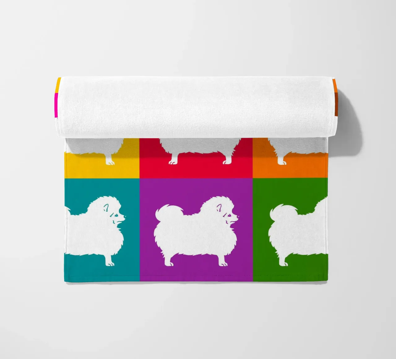 Spitz in piedi telo mare da Pop dogs