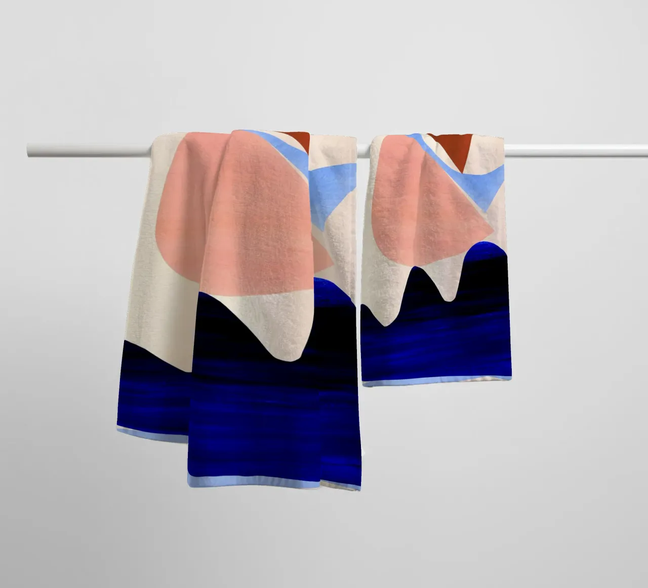 Impression abstraite rose et bleue serviette de bain de Violets Print House