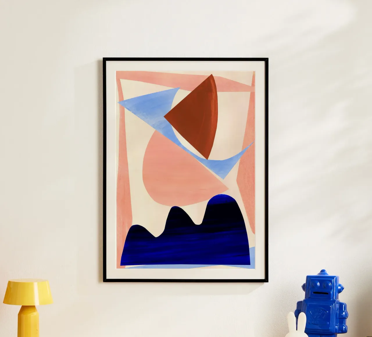 Stampa astratta rosa e blu poster con telaio in legno da Violets Print House