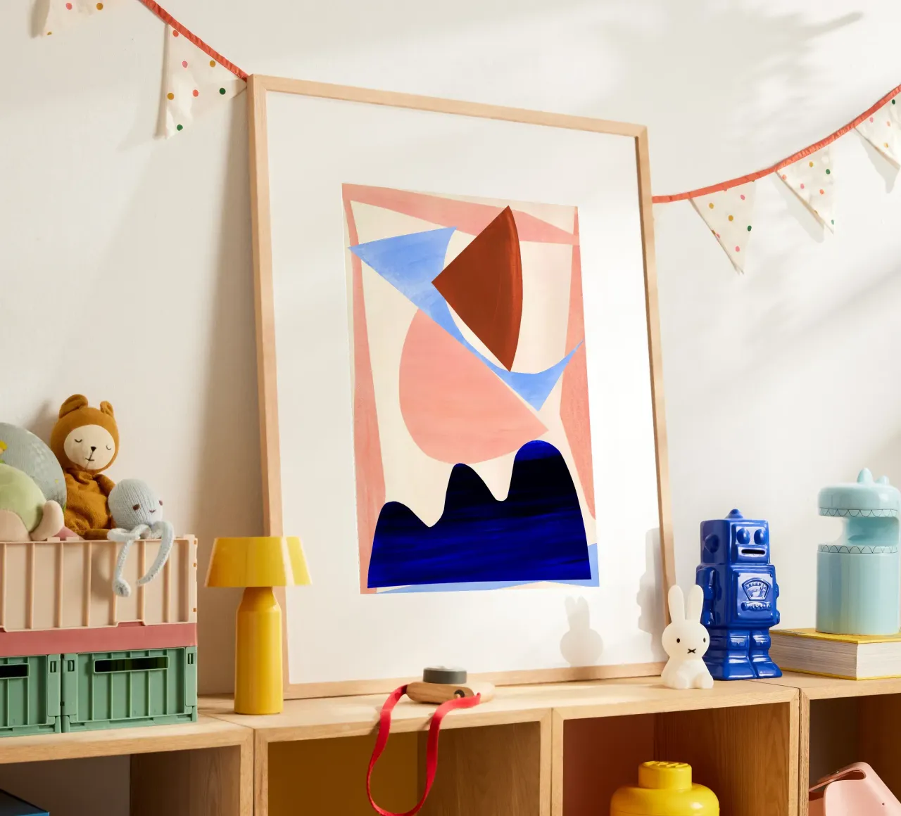 Stampa astratta rosa e blu poster con telaio in legno da Violets Print House