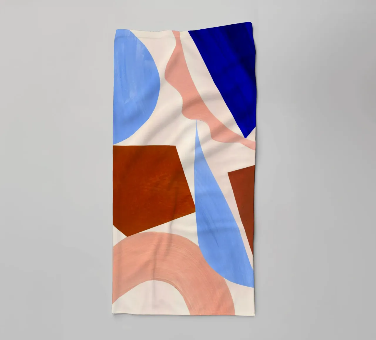 Blauw en bruin abstracte print badhanddoek van Violets Print House