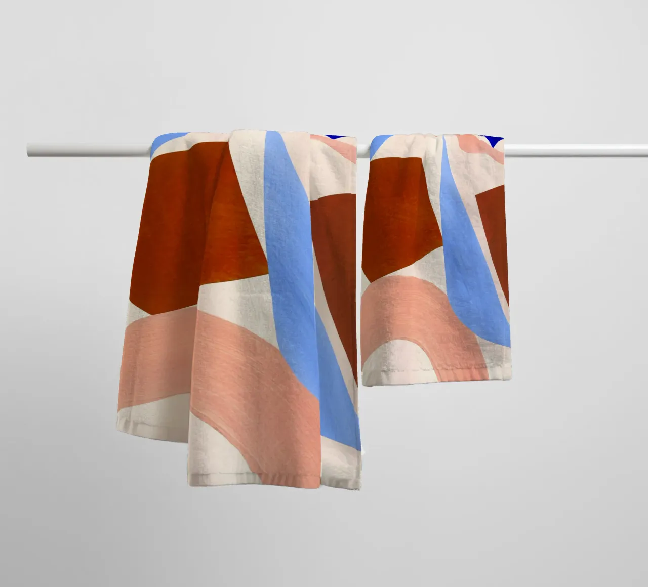 Blauw en bruin abstracte print badhanddoek van Violets Print House