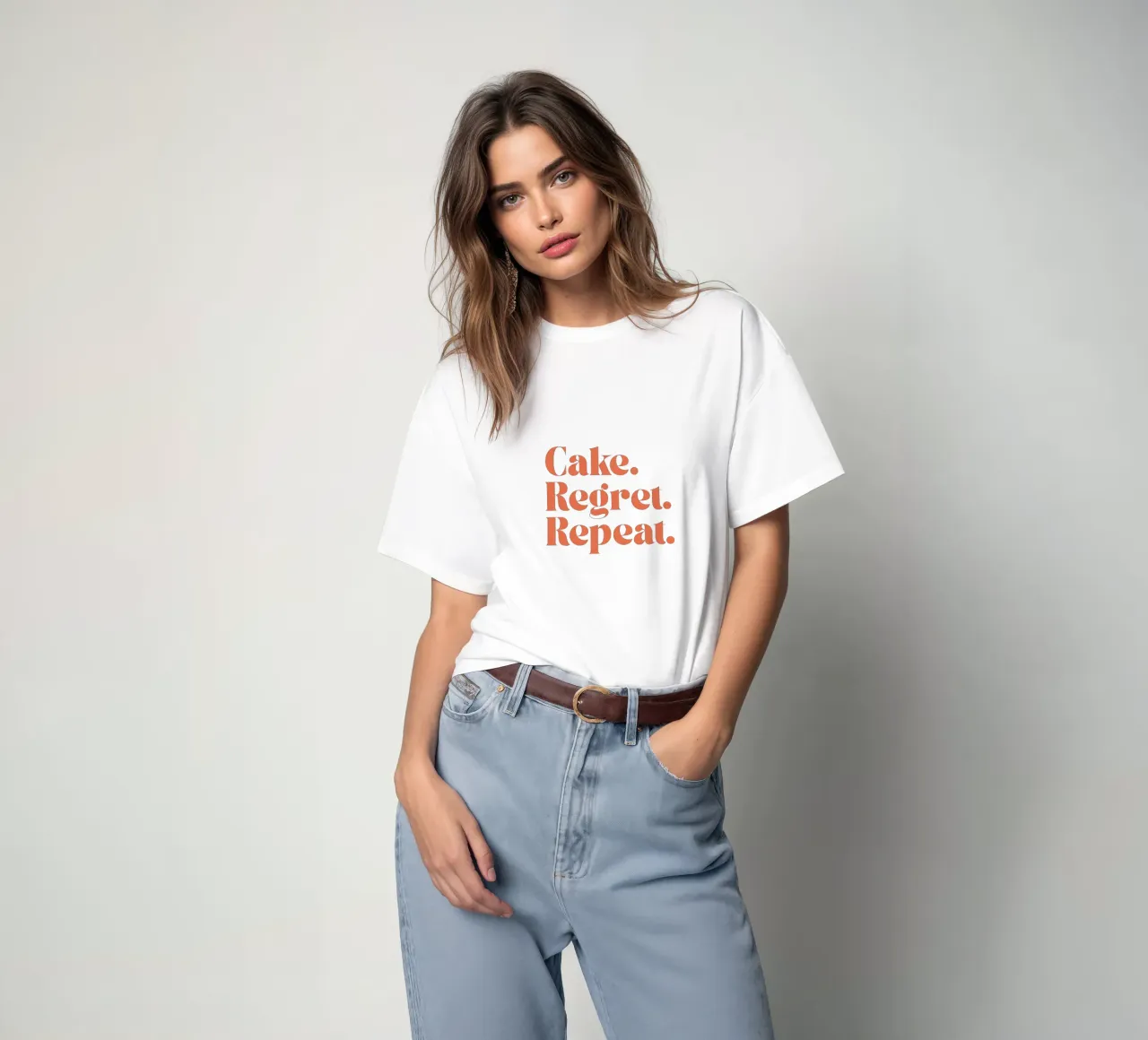 Cake Regret Repeat – Quote Print t-shirt da Imaginative Quotes