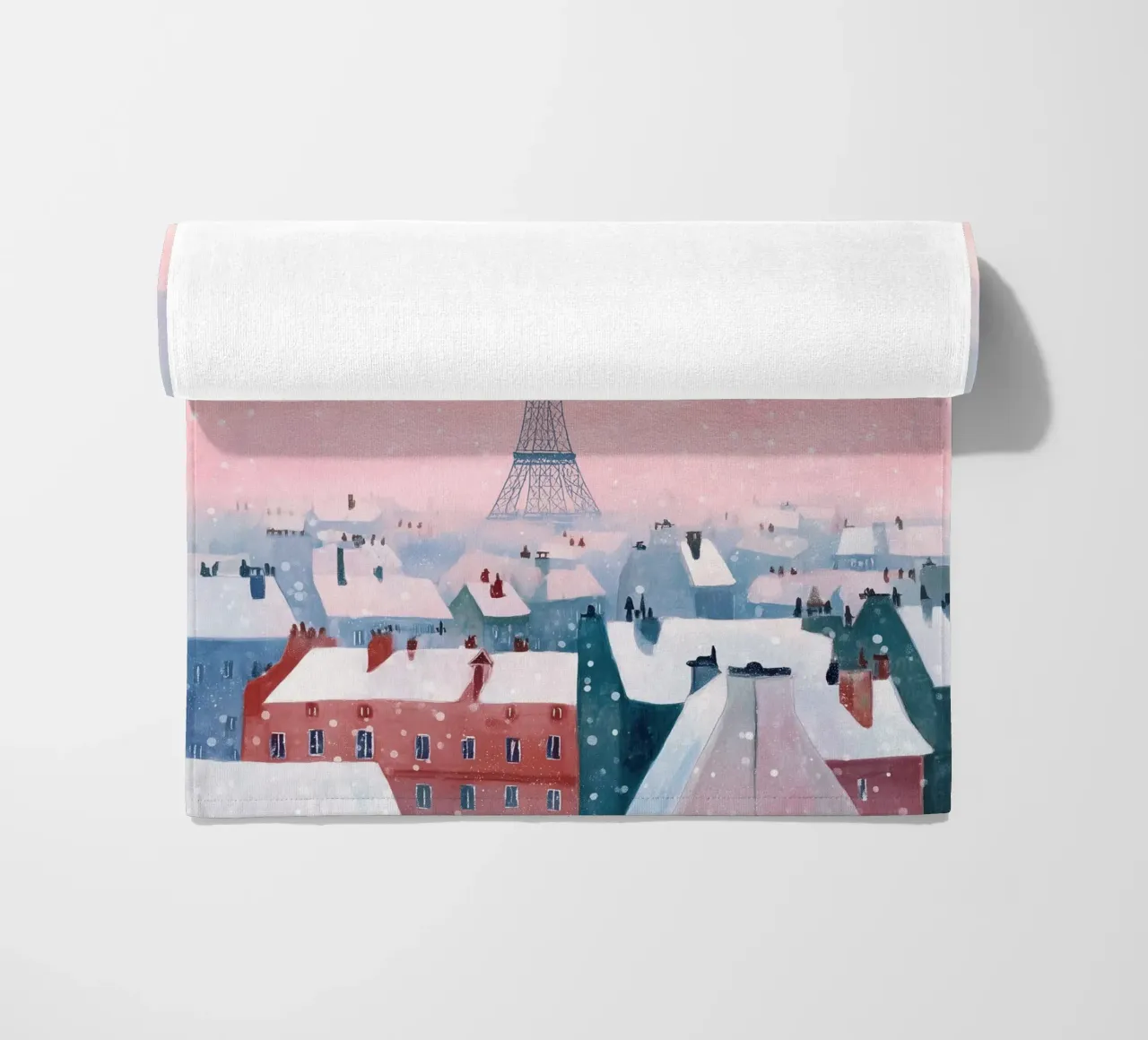 L'inverno a Parigi I tetti innevati e il bagliore della Torre Eiffel telo mare da Holiday Hearth Prints