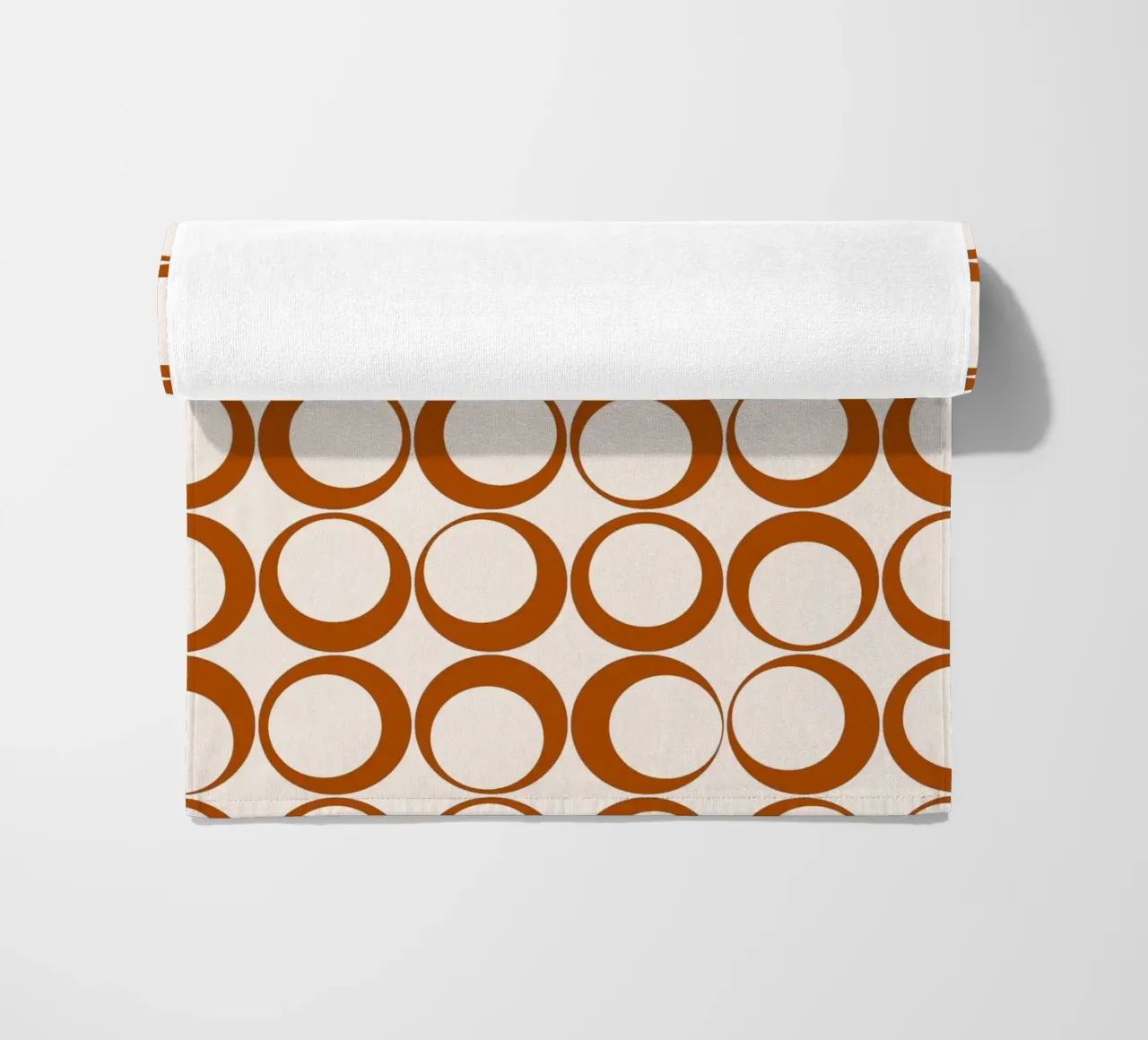 Vibrazioni nostalgiche dei loop retrò arancione bruciato telo mare da Timeless moderna