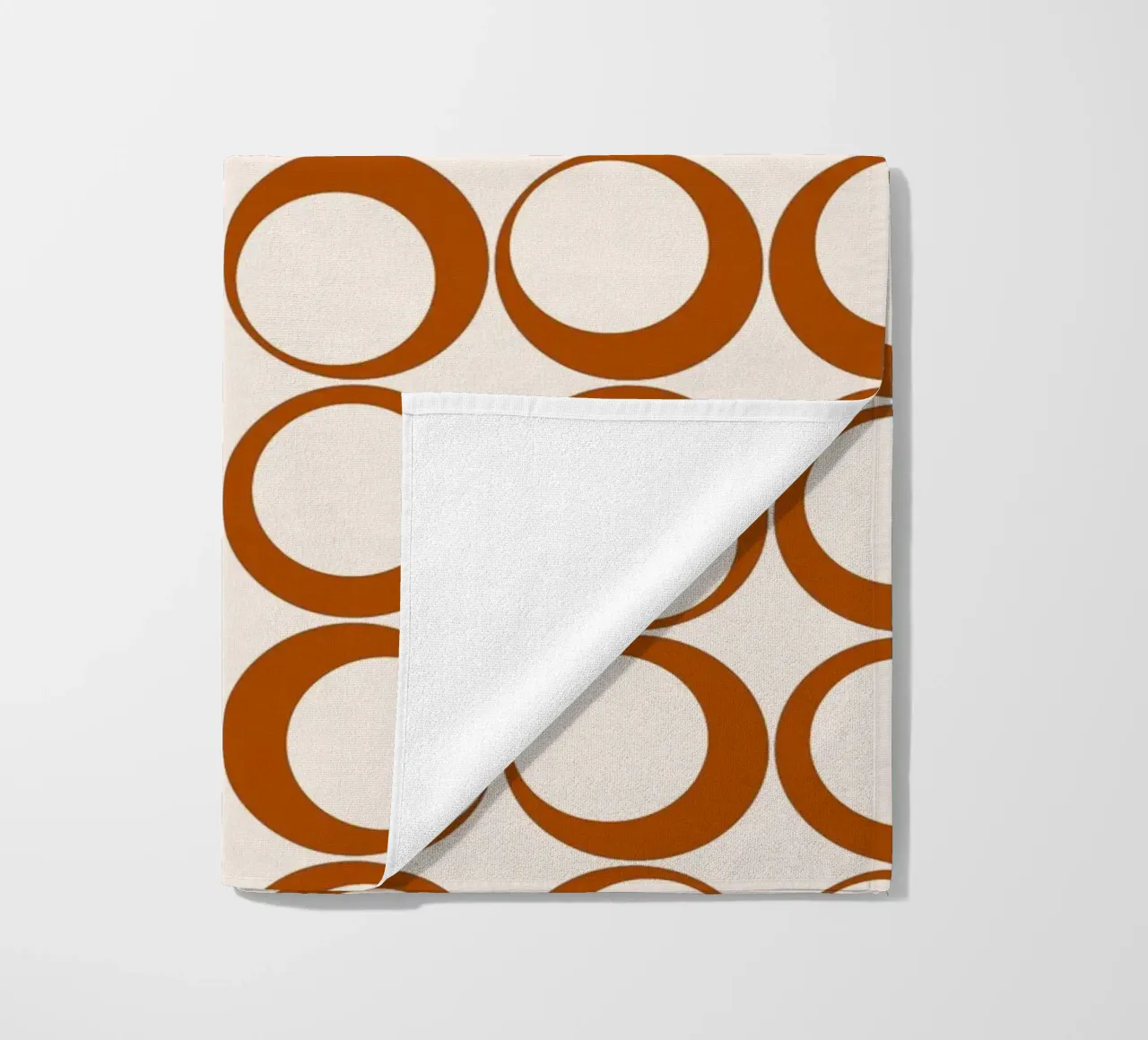 Vibrazioni nostalgiche dei loop retrò arancione bruciato telo mare da Timeless moderna