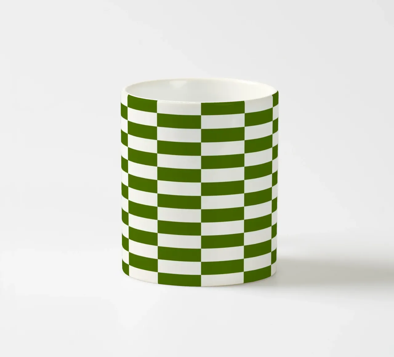 Strisce a quadri verdi di metà secolo tazza in ceramica da Timeless moderna