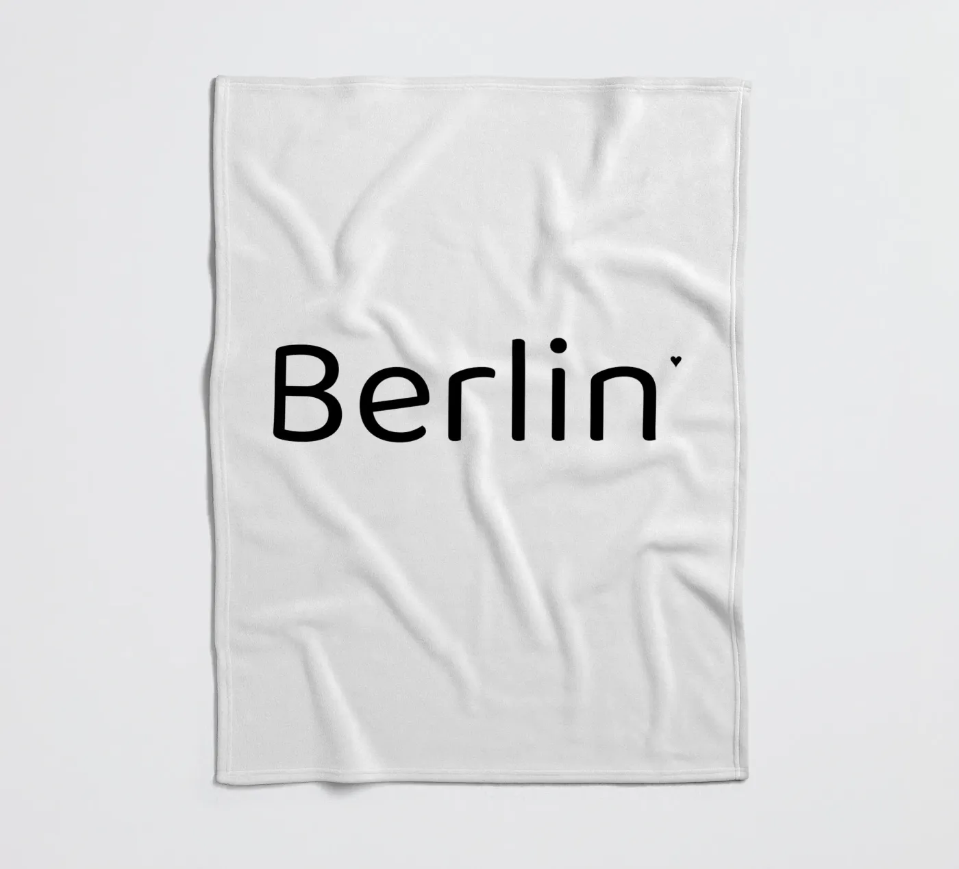 Berlin Fleecedecke von typotraveler