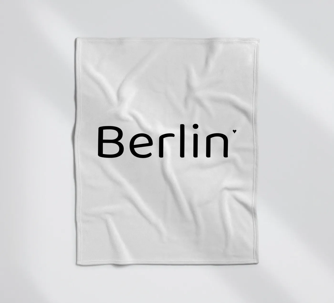 Berlin Fleecedecke von typotraveler