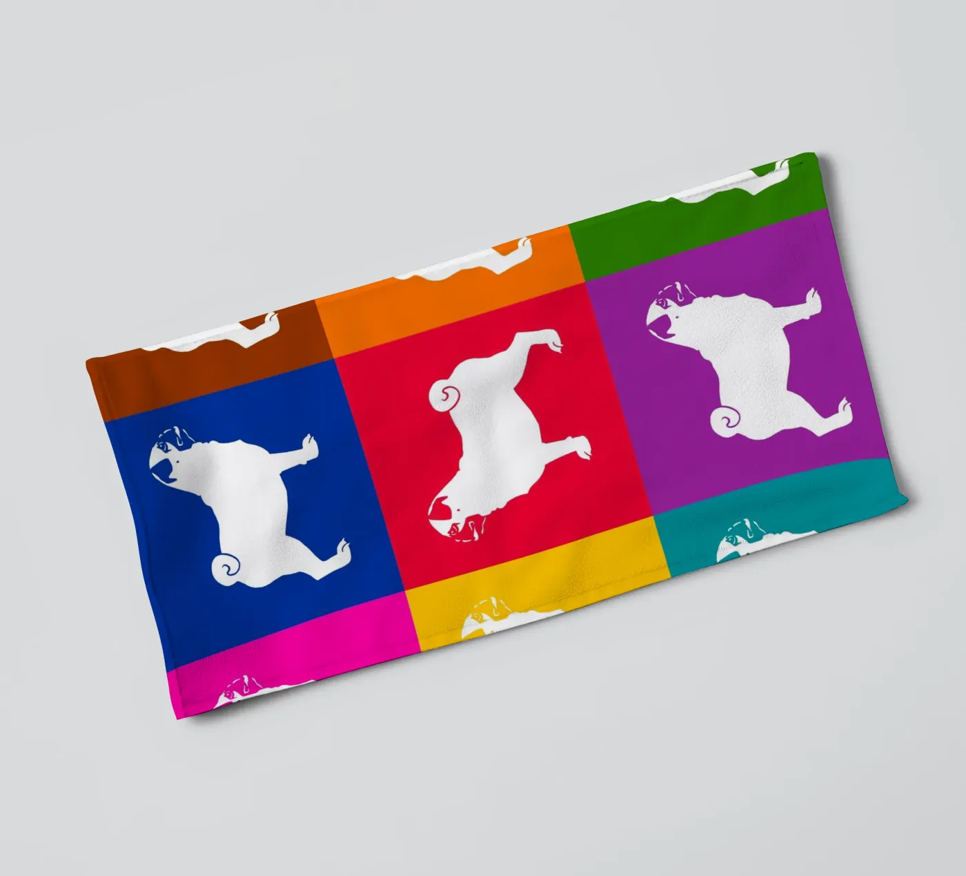 Mopshond badhanddoek van Pop dogs