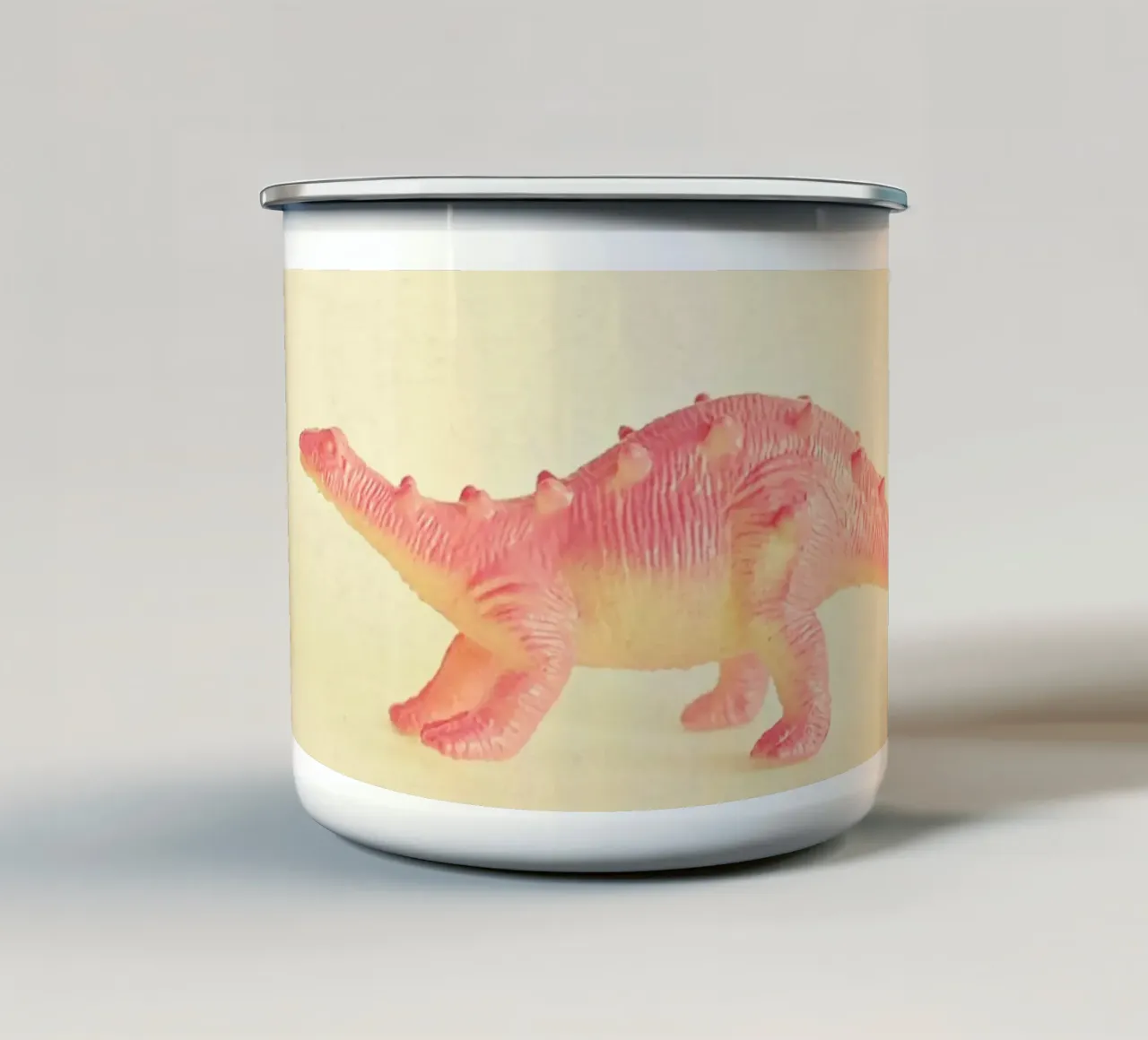 Dinosauro rosa tazza in smalto da Cassia Beck Photography