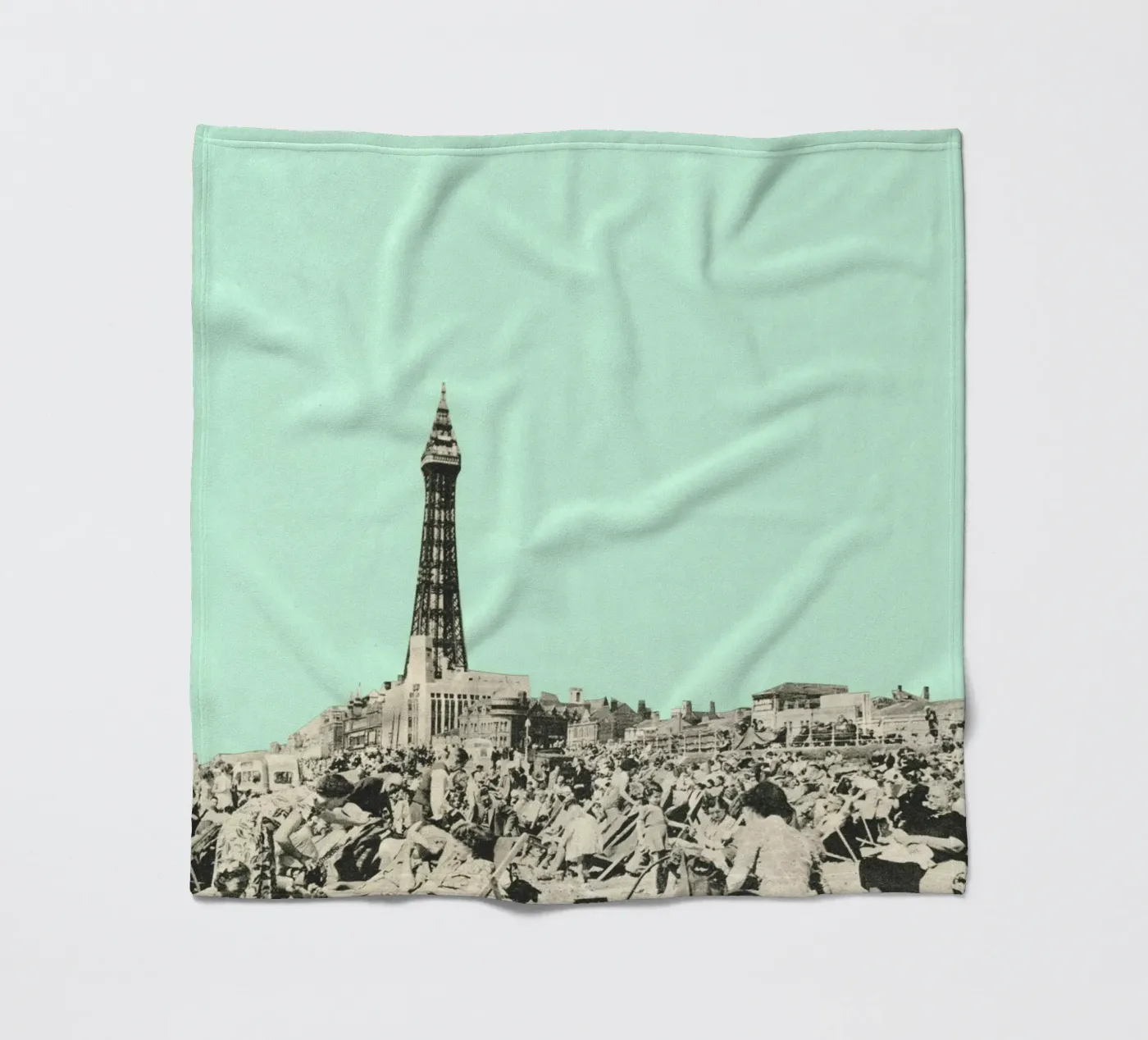 Blackpool coperta in pile da Cassia Beck Collage