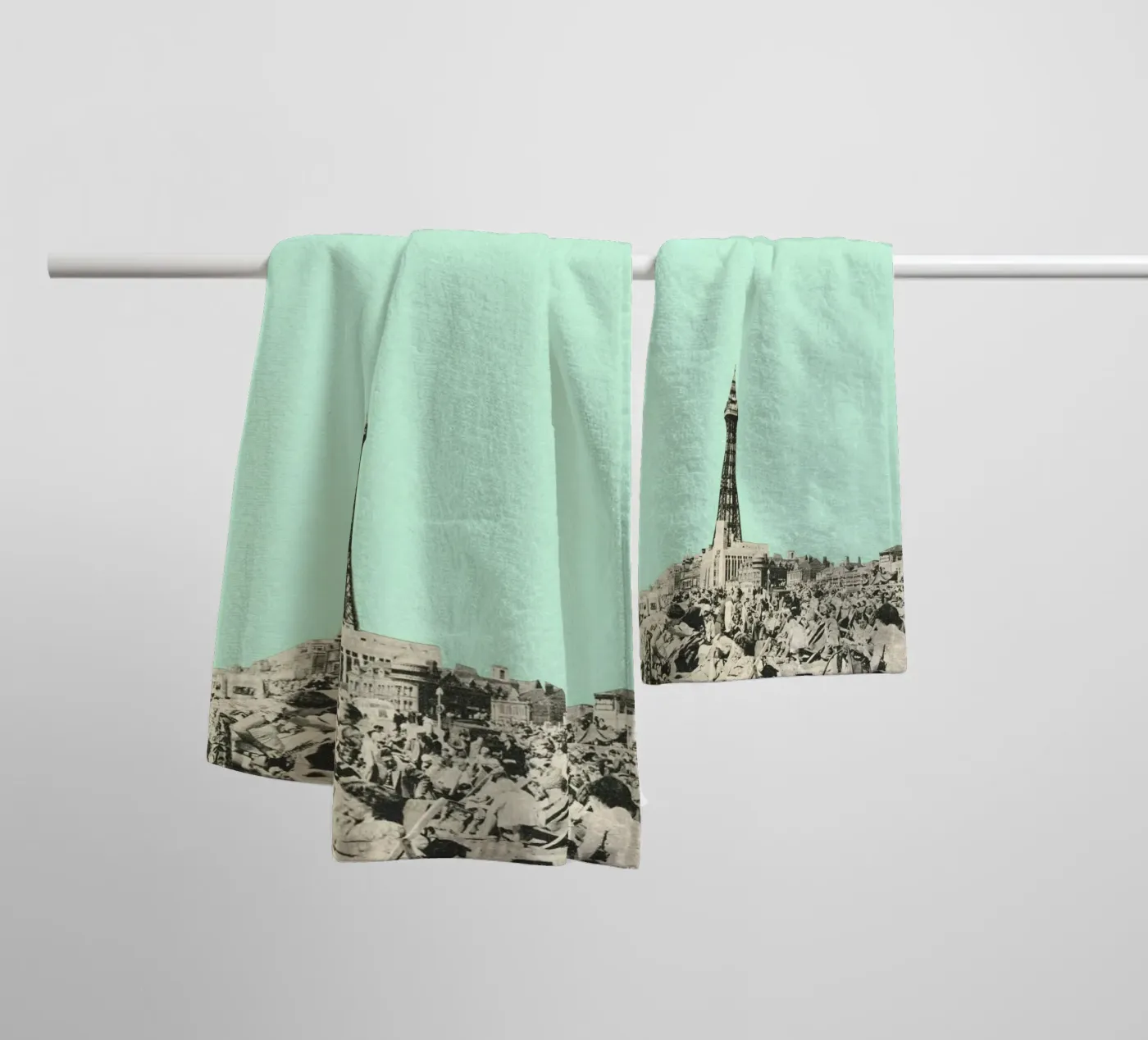 Blackpool badhanddoek van Cassia Beck Collage
