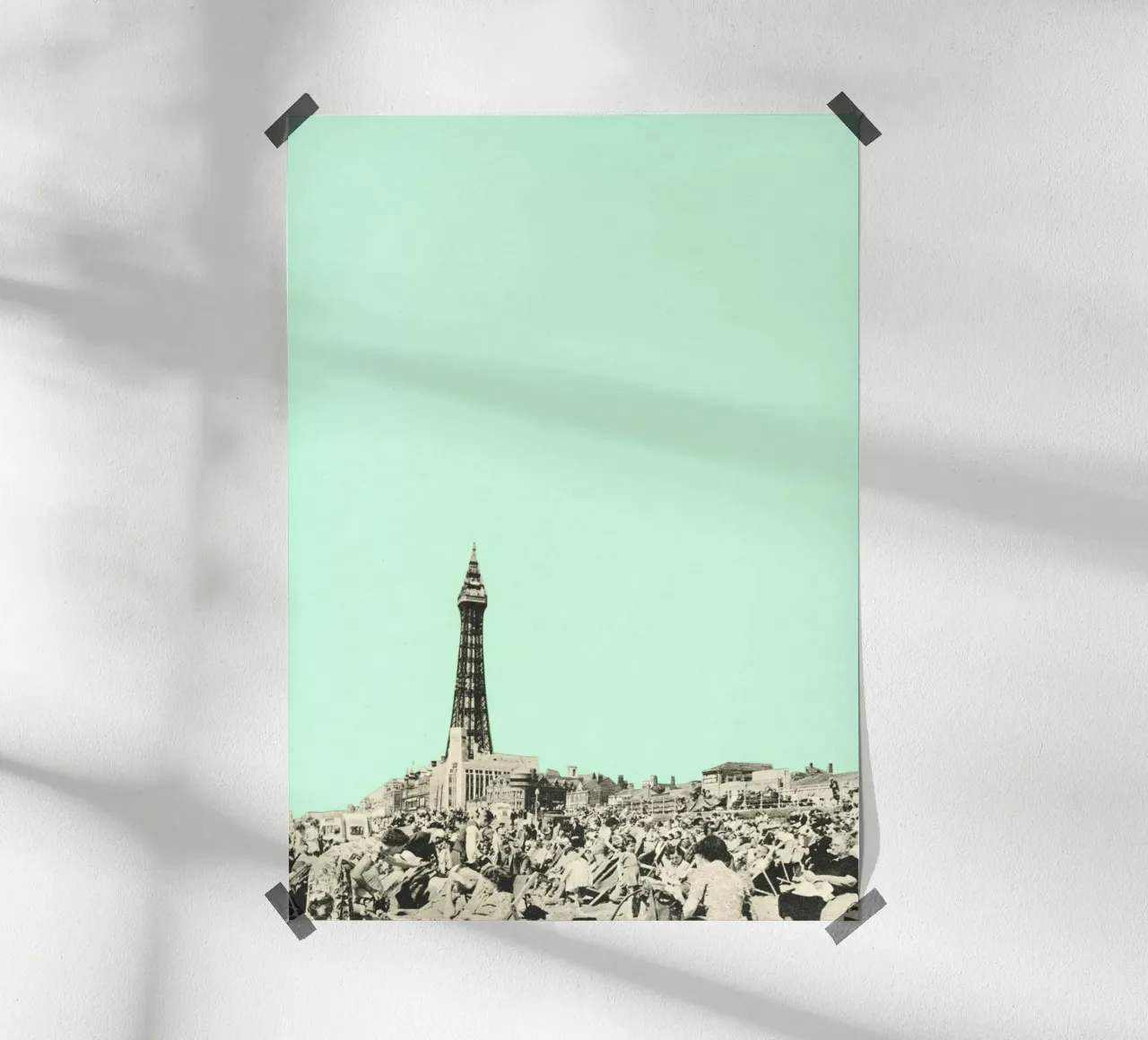 Blackpool poster con telaio in plastica da Cassia Beck Collage