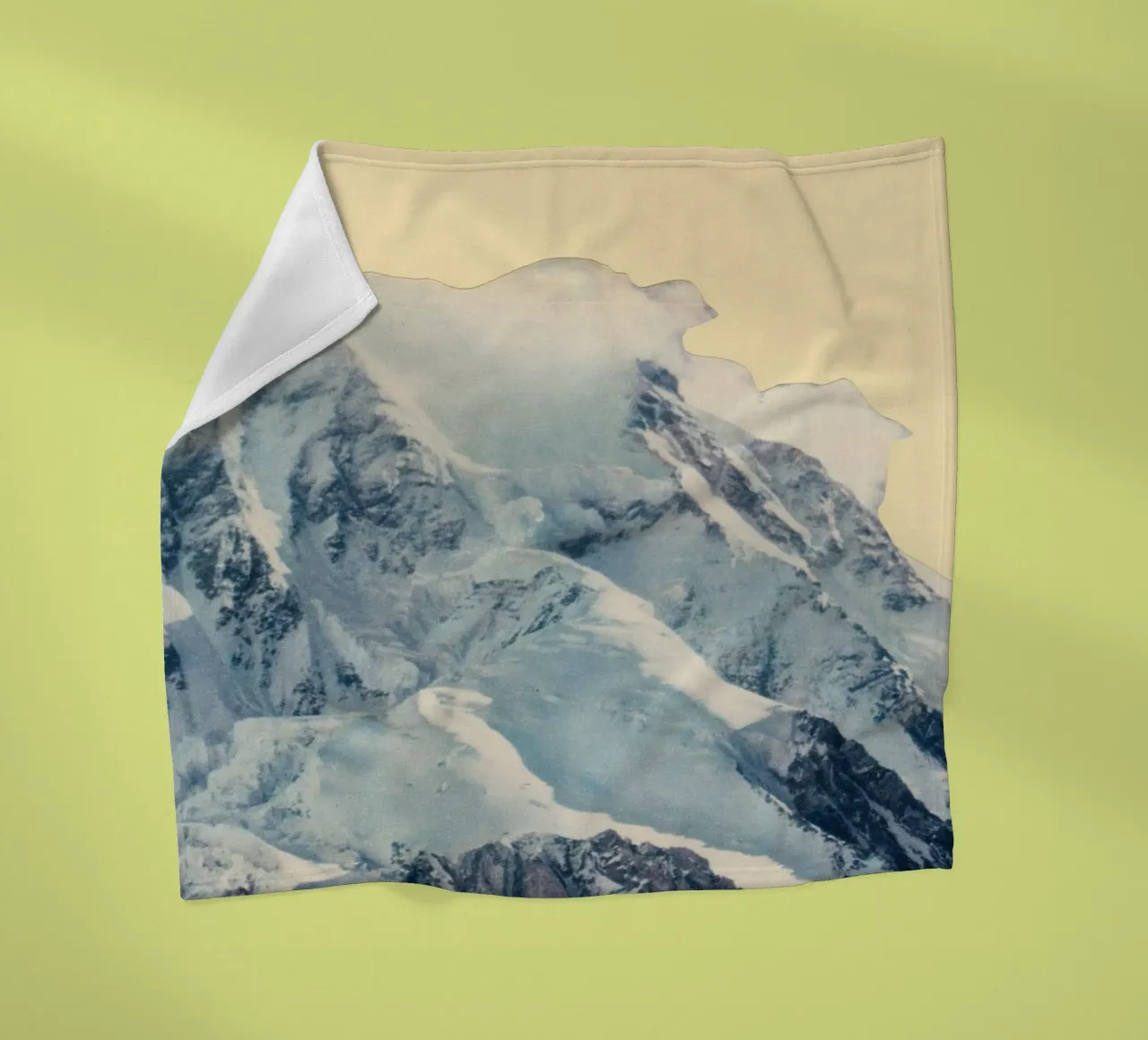 Avalanche coperta in pile da Cassia Beck Collage