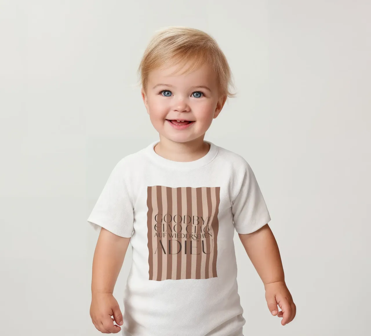 Addio 2025 - Goodbye Ciao Ciao Auf Wiedersehen Adieu maglietta neonato da DesigndN Christmassy