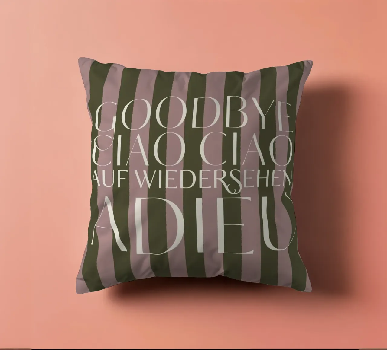 Addio 2025 - Goodbye Ciao Ciao Auf Wiedersehen Adieu cuscino da DesigndN Christmassy