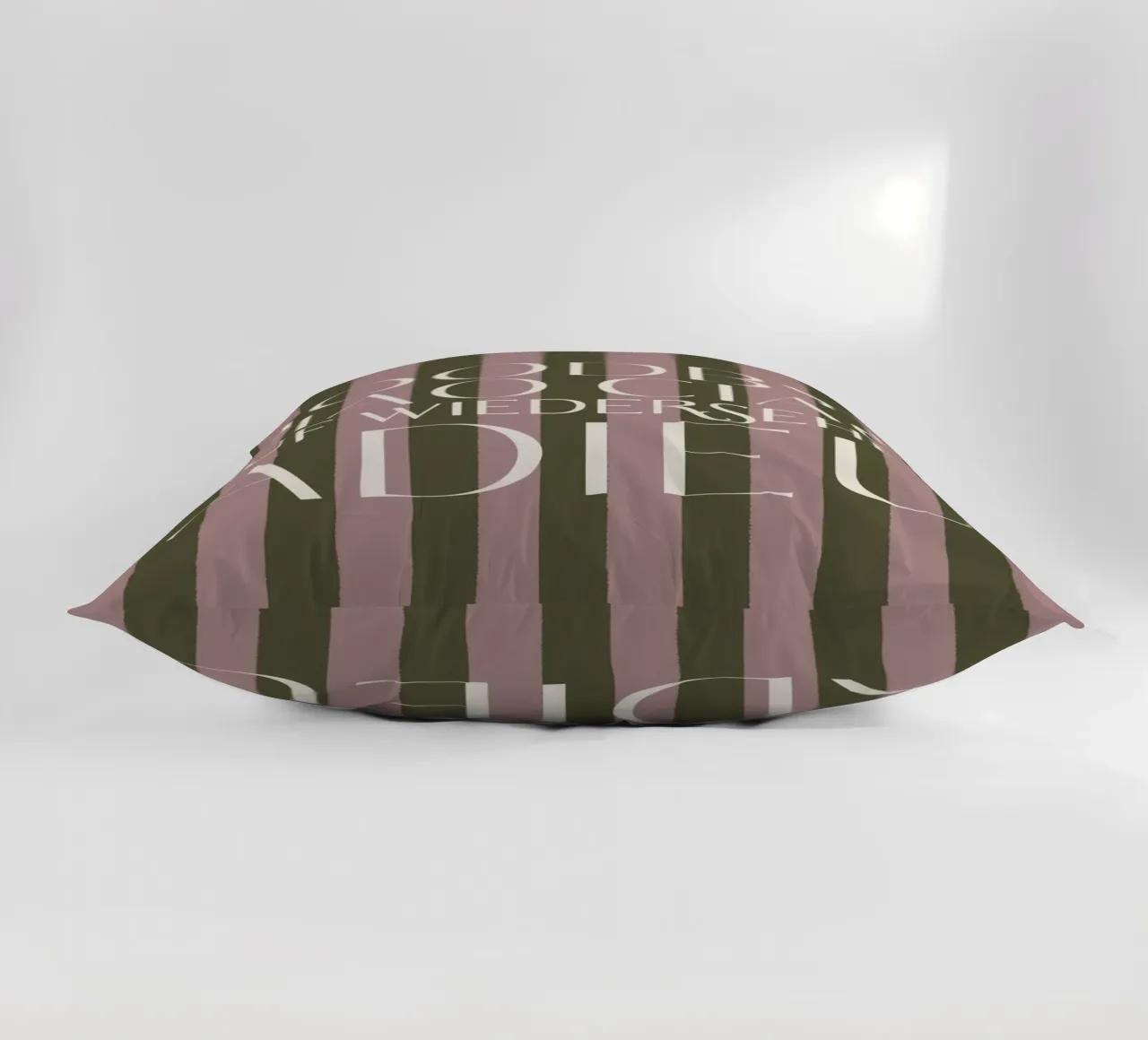 Addio 2025 - Goodbye Ciao Ciao Auf Wiedersehen Adieu cuscino da DesigndN Christmassy