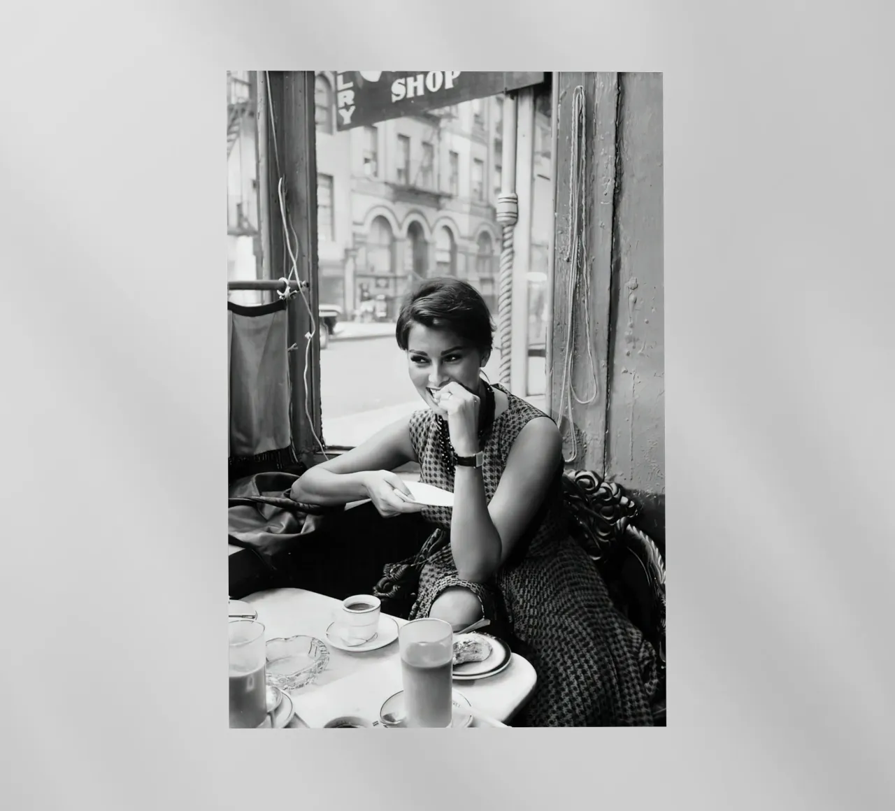 Sophia Loren in un caffè pellicola backlit da Rachelwhell