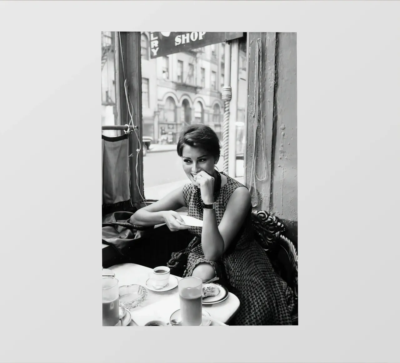 Sophia Loren in un caffè pellicola backlit da Rachelwhell