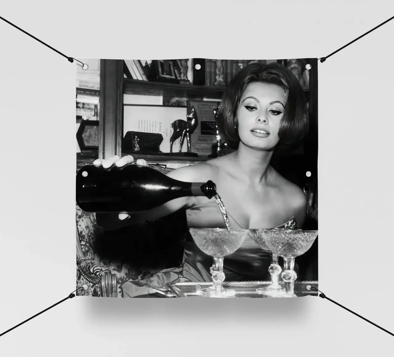 Sophia Loren che beve telo in pvc da Rachelwhell