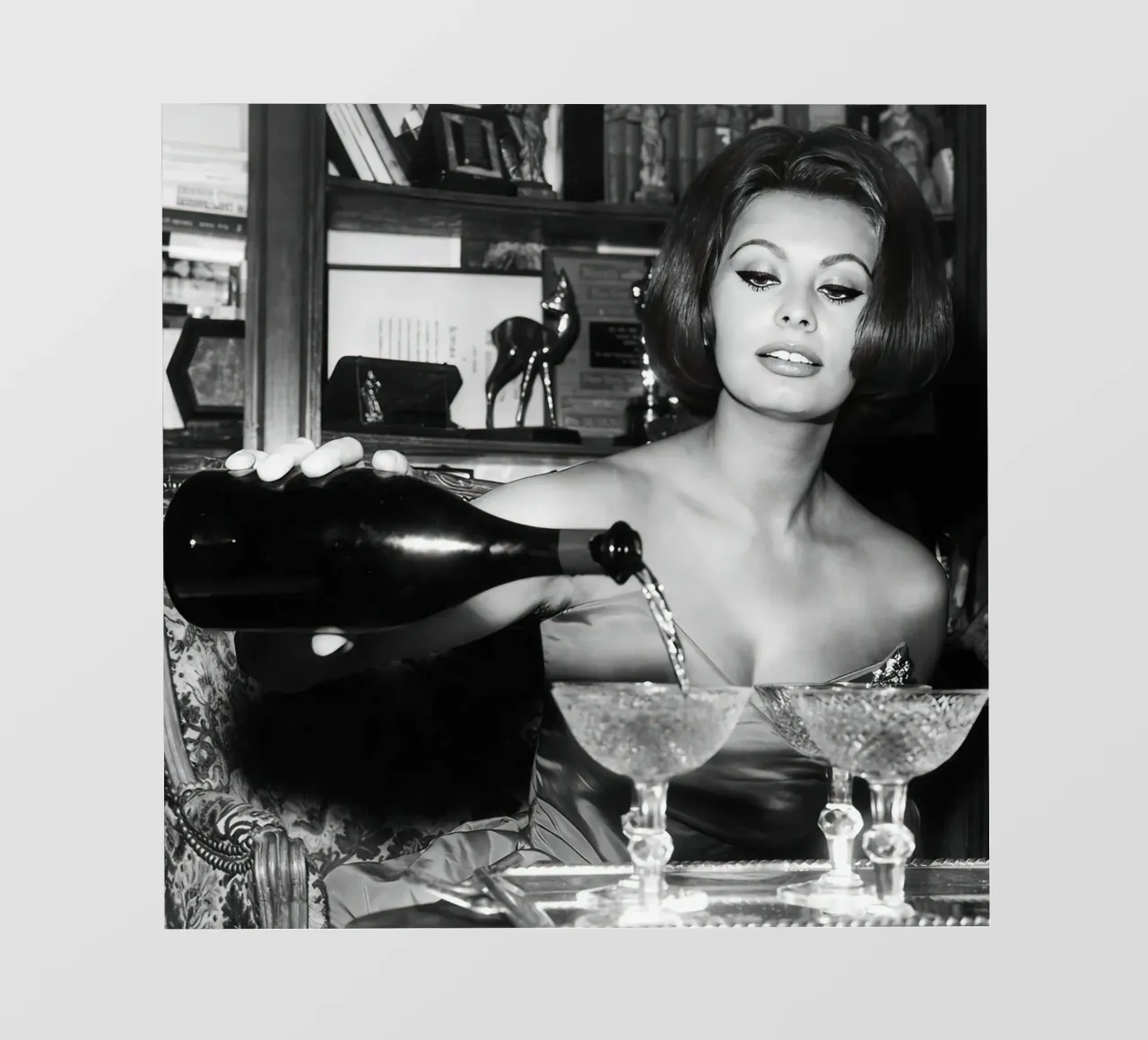 Sophia Loren che beve telo in pvc da Rachelwhell