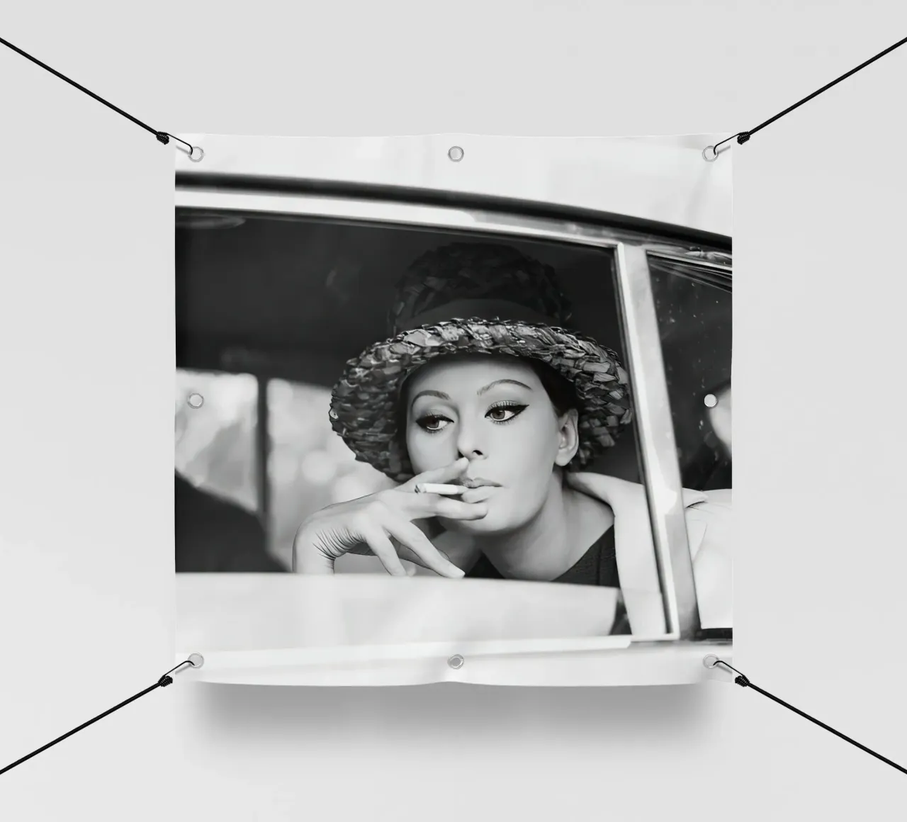 Sophia Loren che fuma in auto telo in pvc da Rachelwhell